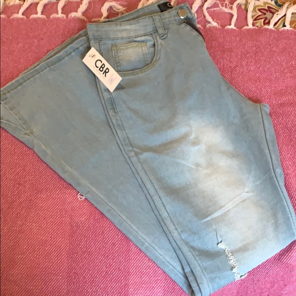 Wide Legged Jeans